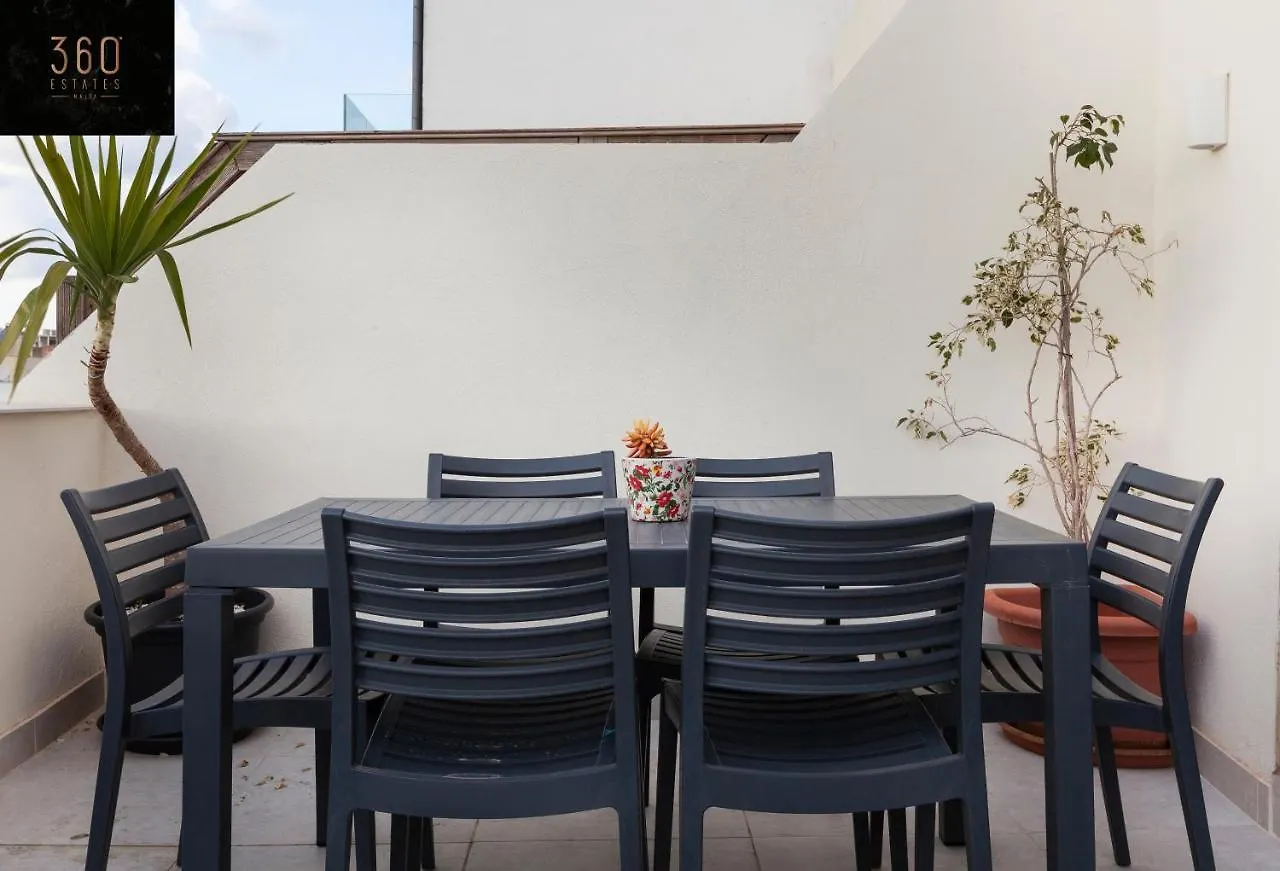 Penthouse With Bbq Kitchen Island & Massive Living Room By 360 Estates San Ġiljan