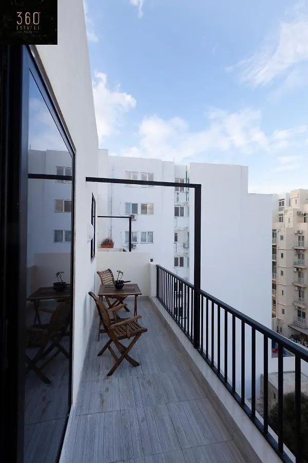 Penthouse With Bbq Kitchen Island & Massive Living Room By 360 Estates San Ġiljan