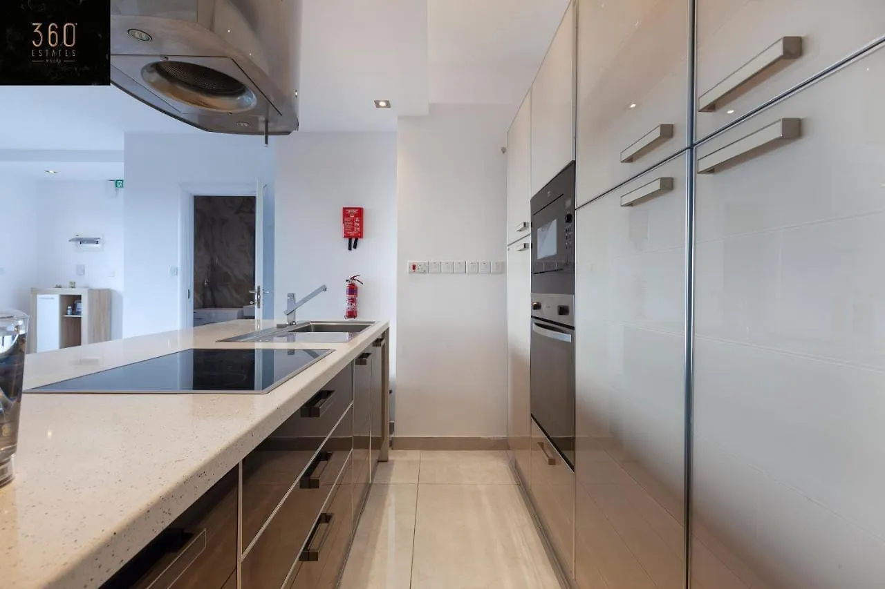 Penthouse With Bbq Kitchen Island & Massive Living Room By 360 Estates San Ġiljan