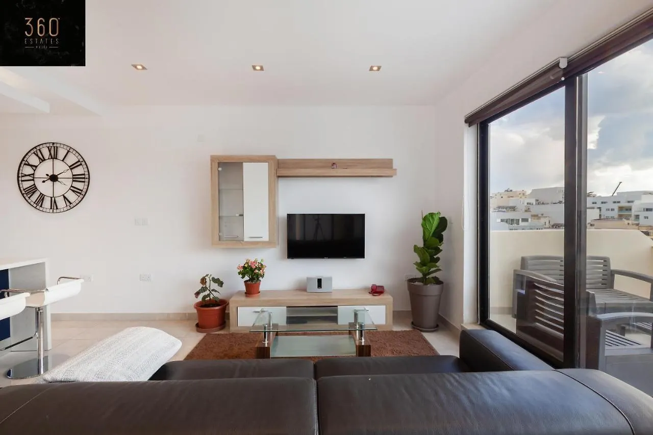Penthouse With Bbq Kitchen Island & Massive Living Room By 360 Estates San Ġiljan
